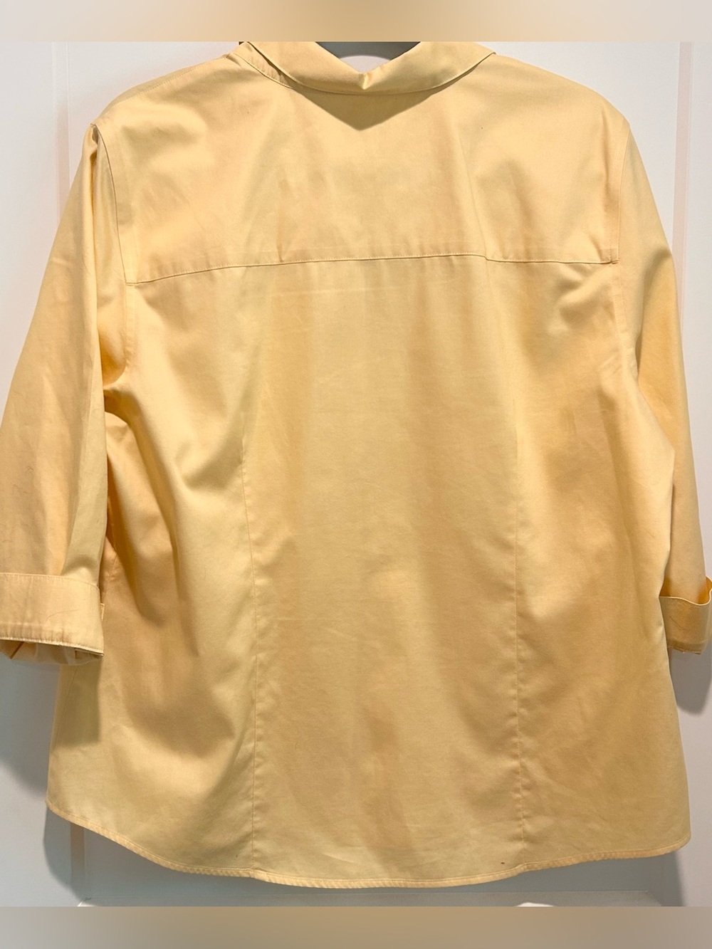 Chico’s Butter Yellow Wrinkle Resistant Cotton Button Shirt Size 2 - Picture 7 of 7